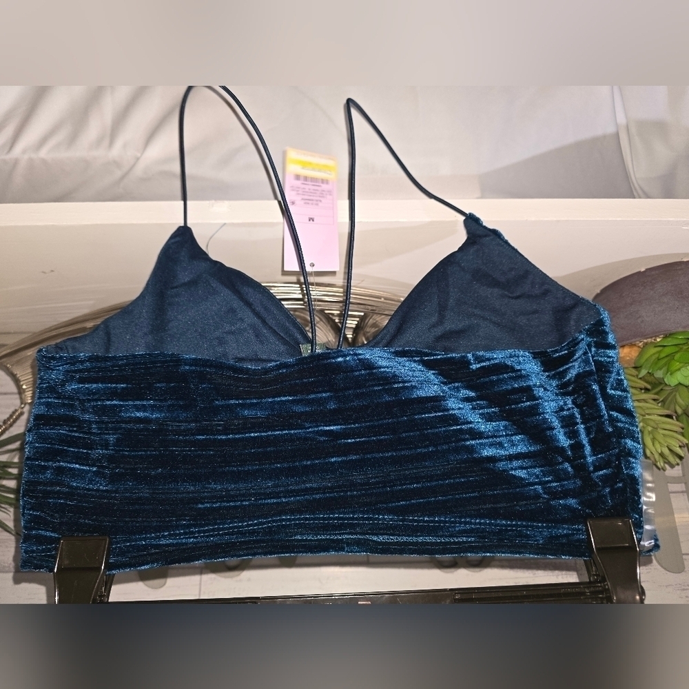 Wild Fable Velvet Bralette, Size Medium - Picture 4 of 4